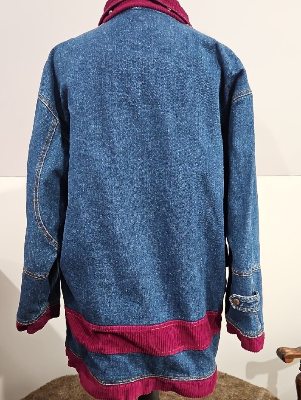 Julia Michaels Vtg. Women's Jean Jacket  Missing One Button On Hem. Size M - Picture 2 of 5